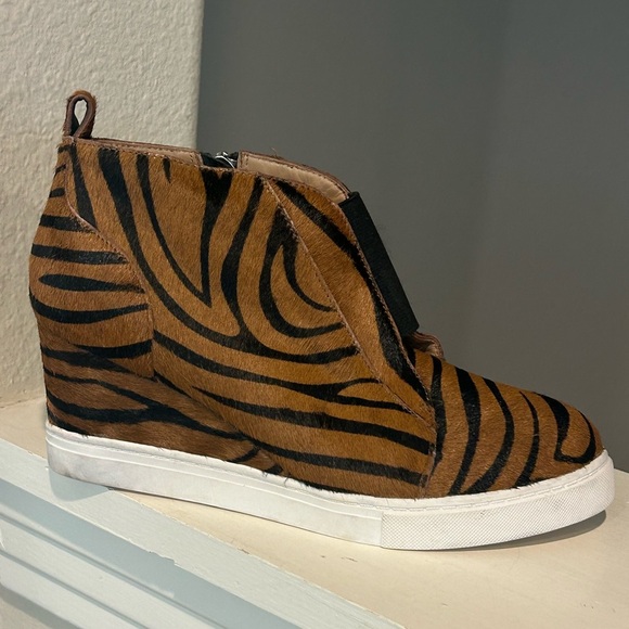 Linea Paola Women's Felicia Wedge Ankle Boot Sneaker Size 5.5 Animal Print Brown - Picture 2 of 10